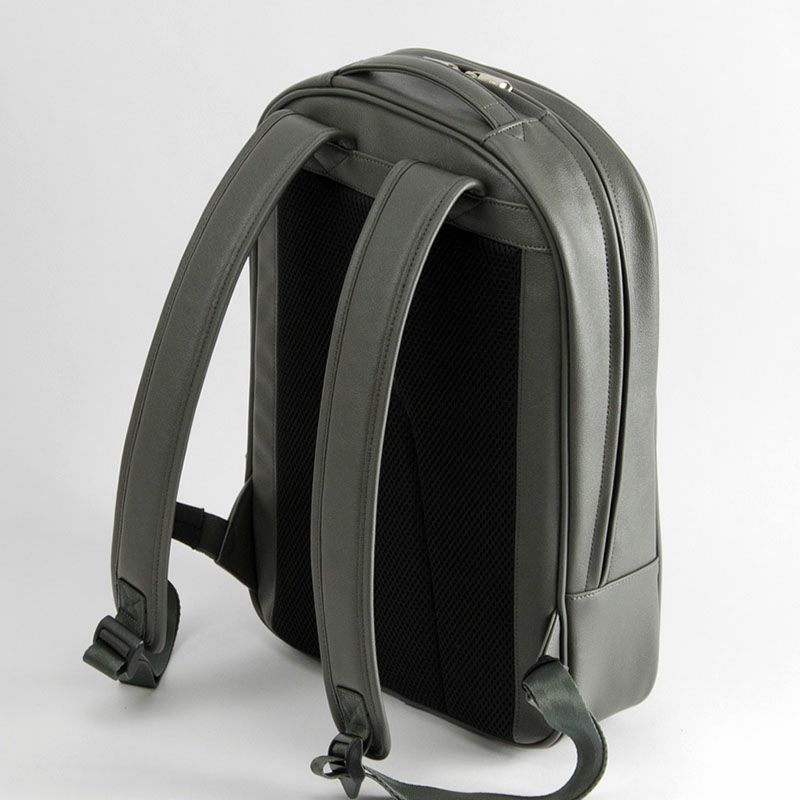 カラーバリエーション　ダークグレー プリュス　ノブラン　バックパック　Plus+ -Noblan-　backpack　2-642