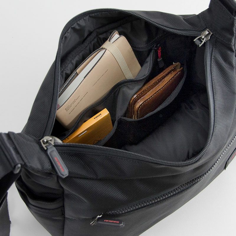 2-113】NEOPRO RED 船型ショルダー | エンドーラゲージストア